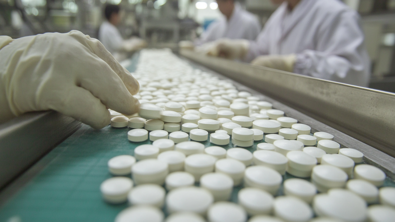 东北老药企转型,放弃创新药后扭亏